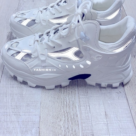 Fashion sneakers size 43, US 9 1/2 - Picture 3 of 11